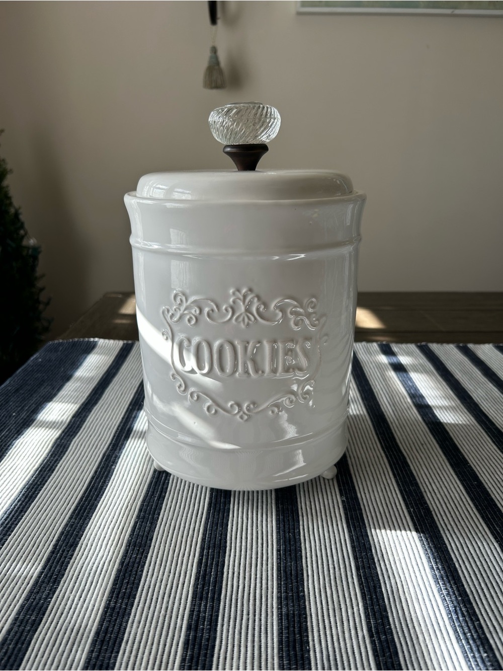 Mudpie Ceramic Cookie Jar with Glass Knob Lid